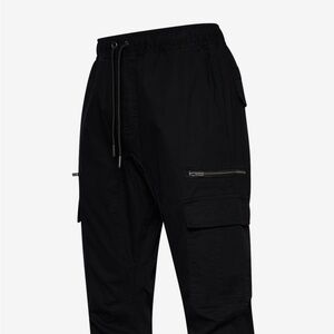 Men’s black cargo pants size small